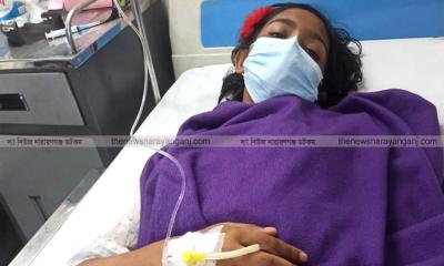 বিরল রোগে আক্রান্ত স্কুলছাত্রী কথা, অর্থাভাবে হচ্ছে না চিকিৎসা